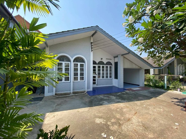 MRT เมืองทองธานี 1.9กม.1น้ำ ตลาดประชานิเวศน์ 3 1.1 กม. ม. ธุรกิจบัณฑิตย์ 2กม. ให้เช่าบ้านชั้นเดียว 62 ตร.วา. 242ตร.ม. 3นอน 