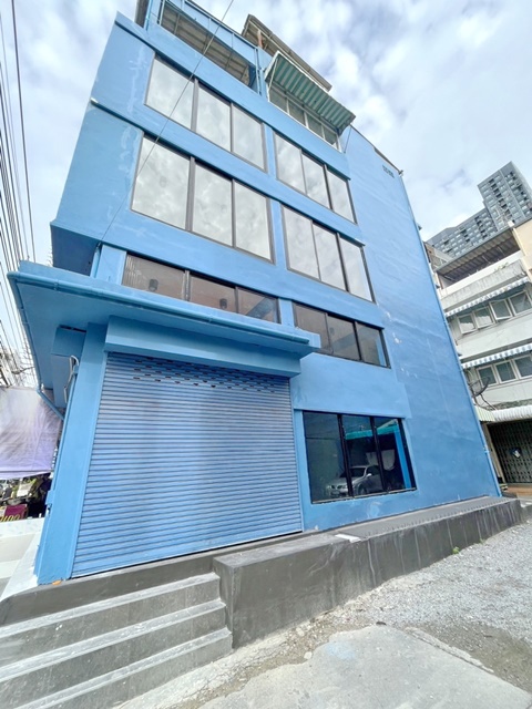 เพียง 5 ก้าวถึง 7-Eleven อ่อนนุช อาคารออฟฟิศกระจกทั้งหลัง 5 ชั้น ห้องมุม เพียง 70 ม. จาก BTSบางจาก ทำเลทอง สุขุมวิท 93–99 