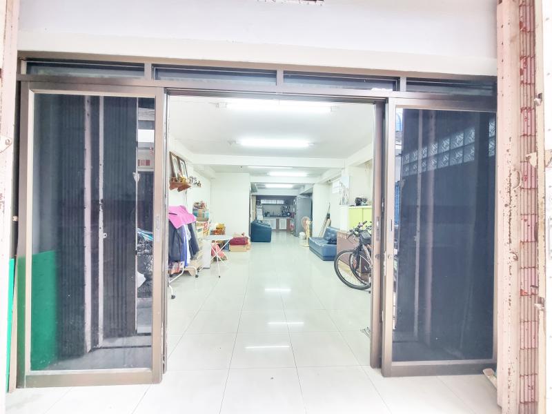 ขาย อาคารพาณิชย์ 5 ชั้นครึ่ง 1 คูหา ใกล้ โลตัสพระราม 1 และ ใกล้รถไฟฟ้า BTS สนามกีฬา