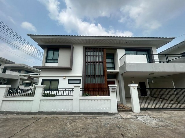 ให้เช่าบ้านเดี่ยวศรีราชา หมู่บ้านเดอะคอมพลีท ศรีราชา ชลบุรี FP-H01294 