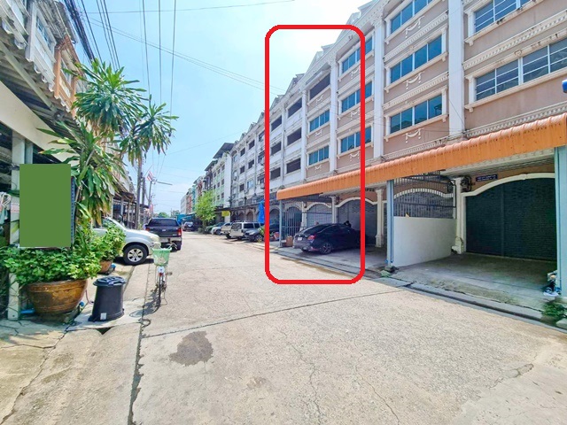 รีโนเวทใหม่ ให้เช่า อาคารพาณิชย์ 4 ชั้น ค่าเช่า 1-2 คูหา สี่แยกลำผักชี ถนนสุวิทวงศ์ 23-33 19ตรว. 310ตรม. 7-11 หนองจอก  