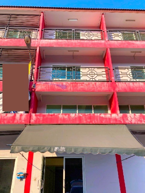 บิ๊กซี กัลปพฤกษ์ 1.2 กม.ให้เช่าอาคารพาณิชย์ 3.5 ชั้น  แม็คโคร กัลปพฤกษ์ 1.5 กม.  มีชั้นลอย 19 ตร.วา.MRT บางหว้า 4.8  กม. สำเพ็ง2  299 ตร.ม.