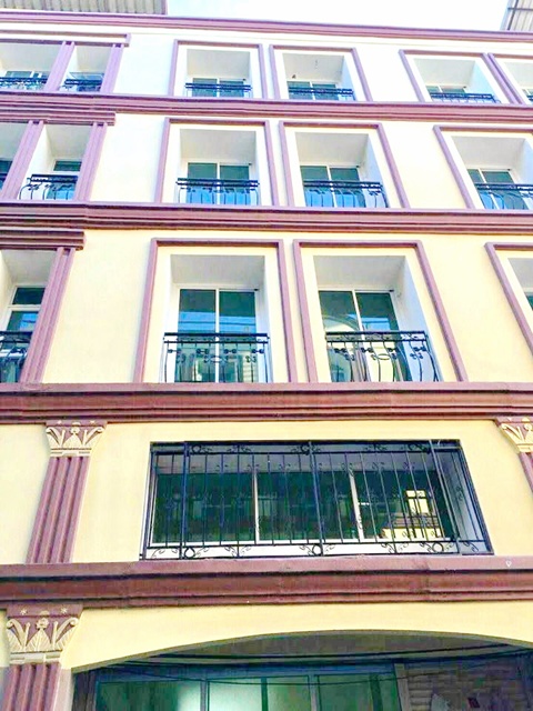 โฮมออฟฟิศ ย่านลาซาล-บางนา MRT ศรีลาซาล 300 ม ให้เช่าตึกแถว 4 ชั้น​ครึ่ง​ ลาซาล ​56-60 มีดาดฟ้า หลังมุม 19 ตร.วา.309 ตร.ม.3 นอน ทำเลทอง