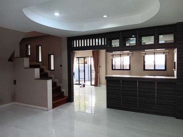 ขายบ้าน  NEO CITY สรงประภา-นาวงประชาพัฒนา พร้อมศาลากลางน้ำ  ขนาด 94 ตร.ว. ใกล้ทางด่วนศรีสมานและสนามบินดอนเมือง  เขตดอนเมือง  กรุงเทพฯ