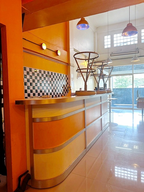 ตกแต่งพร้อมเฟอร์ฯ ติดถนนใหญ่ราชพฤกษ์  MRT ไทรม้า 3 กม.  4 ชั้นครึ่ง 5นอน  พร้อมดาดฟ้า 260 ตร.ม. 15 ตร.วา. รร.นานาชาติ ร่วมฤดี 800 ม.  3 น้ำ