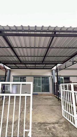 ทำเลทอง #โซนโชตนา-รวมโชค ขายเพียง 2.8 ล้าน บ้าน 2 ชั้น #บ้านในโครงการ พร้อมเฟอร์นิเจอร์ #ติดถนนใหญ่ เดินทางสะดวก #น้ำไม่ท่วม