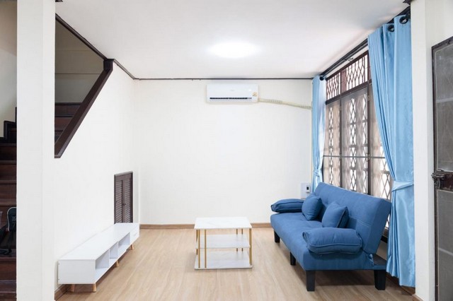 ให้เช่าทาวโฮม 2 ชั้น 25 ตร.ว. ย่านห้วยขวาง ใกล้ MRT ห้วยขวาง