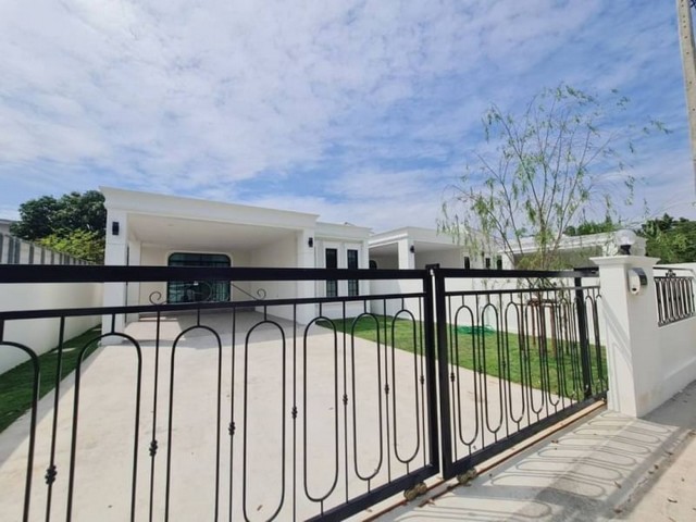 ขายบ้านเดี่ยวชั้นเดียว สร้างใหม่ ใจกลางเมือง ใกล้บางแสน ชลบุรี FP-H01315 