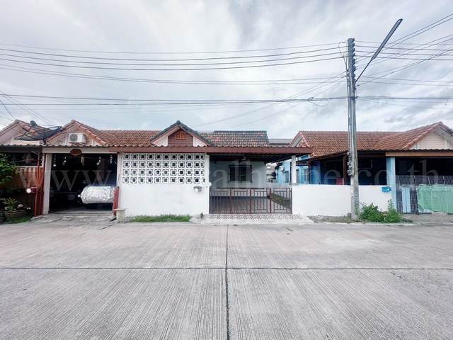 ทาวน์เฮ้าส์ สุขสิริ วิลล์ นาป่า เมืองชลบุรี หลังริม รีโนเวทใหม่