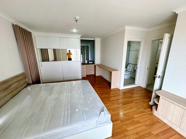 ลุมพินี เพลส พระราม 9  ห้องมุม 2 นอน ให้เช่าคอนโด ชั้นที่27 2น้ำ MRT พระราม 9 600 ม. แยก อสมท. 70 ตร.ม. พร้อมเฟอร์ฯ  