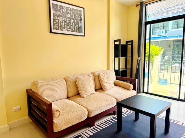 บางกรวย-ไทรน้อย 1.2 กม.ให้เช่าทาวน์โฮม 2 ชั้น วิลล่า โลตัส บางบัวทอง 230 ตร.ม. 28 ตร.วา. เฟอร์ครบ 3 นอน 2 น้ำ 