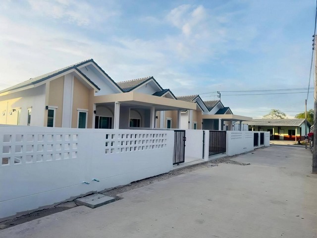 ขายบ้านแฝดพานทองหนองหงส์ชลบุรี ขายบ้านแฝด SC วิลเลจ พานทองชลบุรีบ้านแฝด 1 ชั้นเนื้อที่ 50 ตารางวา 