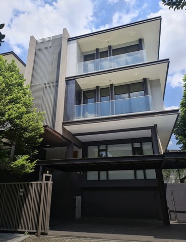 ขายบ้านเดี่ยว 3 ชั้น เอคิว เวลล์ อโศก พระราม 9 ขนาด 43 ตร.วา Luxury Urban Home พร้อมลิฟต์ส่วนตัว โครงการพิเศษ