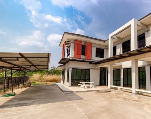 ศูนย์ราชการจังหวัดระยอง ให้เช่า คฤหาสน์ 2ชั้น โรงจอดรถพิเศษ 98ตรว.308ตรม บิ๊กซี ระยอง 8กม.  ทับมา . แม็คโคร เซ็นทรัล ระยอง 8 กม.