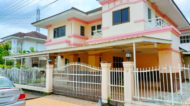 ถ.บางนา-ตราด51-55 โรบินสัน บางนา 700 ม.ให้ช่าบ้านเดี่ยว 2 ชั้น 82 ตร.วา.282ตร.ม MRT ศรีเอี่ยม 4.1 กม.