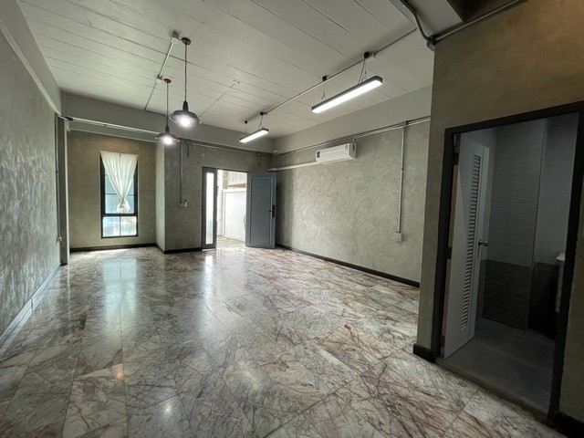 P1240 ขาย ให้เช่า ทาวน์โฮม สไตล์ลอฟท์ ซอยลาดพร้าว124 ใกล้ MRT มหาดไทย ท่าเรือมหาดไทย เหมาะโฮมออฟฟิศ