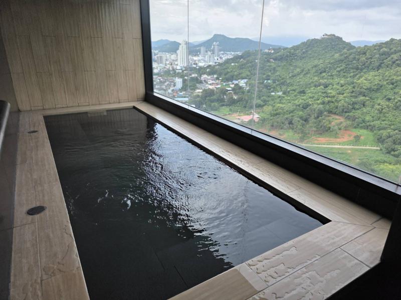 คอนโดหรู วิวทะเล ถูกที่สุดในโครงการ! KnightsBridge ศรีราชา – ทำเลทอง EEC พร้อมอยู่ทันที ขนาด 36 ตร.ม. | 1 นอน | 1 น้ำ พร้อมเฟอร์นิเจอร์และเครื่องใช้ไฟฟ้า