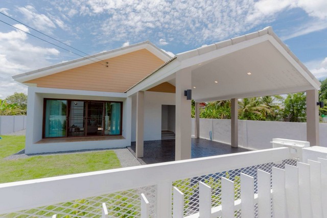 ขายบ้านเดี่ยว 81ตรว. 3นอน2น้ำ 2.39ลบ. ฟรีโอน เฟอร์ของแถม พร้อมสวนกว้าง ใกล้ รร.วชิราลัย ต.หนองแฝก อ.สารภี เชียงใหม่บ้านเดี่ยวพร้อมสวนกว้าง! ราคาเพียง 2.39 ล้านบาท (2,390,000 บาท) ฟรีโอนบ้านสร้างเสร็จ ประมาณ สิ้นเดือน ต.ค.2568ทำเลดี @สารภี เชียงใหม่ — ใกล้ตลาด / เซเว่น / ร้านค้า / โรงเรียน เชื่อมต่อได้หลายเส้นทาง : ทางรถไฟ-เส้นต้นยาง-ถนนซุปเปอร์ หรือ ดอนแก้ว-บ้านถวาย-หางดงรายละเอียดบ้