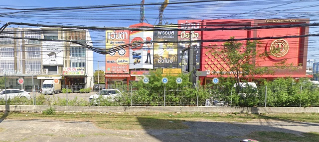 ตลาดนัดวีมาร์เก็ต นิคมลาดกระบัง สนามบินสุวรรณภูมิ ให้เช่าที่ดินถมแล้ว เพียง 37.5 บาทต่อตรม ราคาถูกที่สุด 400 ตร.ม. รพ.พระจอมเกล้า 3.8 กม.