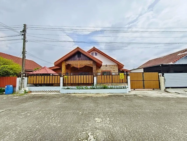 ตลาดชัชวาล คลอง 7 4.4 กม. วัดดอนใหญ่  200ม. ให้เช่าคฤหาสน์ รีโนเวทใหม่ 62ตร.วา.242ตร.ม. 3นอน 3 น้ำ ธัญญบุรี ลำลูกกา คลอง 8 