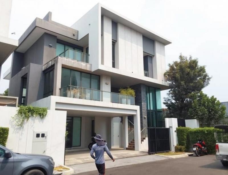 ขายบ้านเดี่ยวมือสอง เขตลาดพร้าว กรุงเทพฯ โครงการ บ้านกลางเมือง คลาสเซ่ ลาดพร้าว