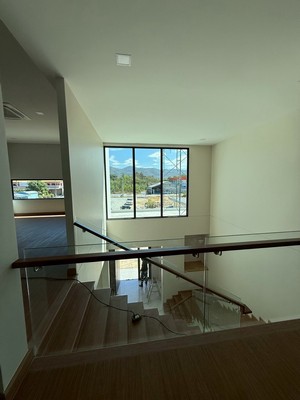 ขายบ้านสไตล์โมเดิร์นพร้อมที่ดินถมแล้ว เหมาะพัฒนาเป็น ศูนย์กระจายสินค้า/โกดัง  ตำบล หนองข้างคอก อำเภอ เมืองชลบุรี ชลบุรี