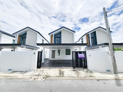 บ้านเดี่ยว 2 ชั้น หลังใหม่ มือหนึ่ง 3 นอน 3 น้ำ ใช้สอยกว่า 210 ตร.ม. ซอย ทวีวัฒนา 25 แยก 13 ใกล้ พุทธมณฑล เข้าเมือง หรือ ออกต่างจังหวัด