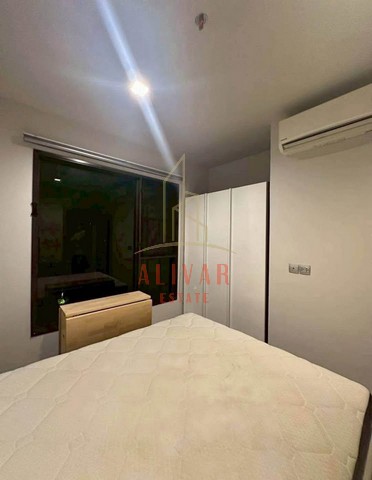 RC094325 ให้เช่า Condo Life Asoke-Rama 9 ใกล้ MRT พระราม 9 เพียง 300 ม.ค่าเช่า 17,000 บาท/เดือนขายเพียง 3.95 ล้านบาท (ค่าโอน 50/50)รายละเอียด :- ขนาด 33 ตร.ม.- 1 ห้องนอน 1 ห้องน้ำ- ชั้น 8 วิวสวน- เฟอร์นิเจอร์ + เครื่องใช้ไฟฟ้าครบ พร้อมเข้าอยู่สิ่งอำนวยความสะดวก : ชั้น 7 และ 36 เป็นสวนสวยพื้นที่สีเขียว- ชั้น 7-41 สำหรับ Tower A และ 7-44 สำหรับ Tower B เป็นชั้นที่พักอาศัย- ชั้น 42 และ 45 คือ Rooftop Facilities ขนาดใหญ่ 1.5 ไร่ เชื่อมกันระหว่าง 2 อาคาร- 