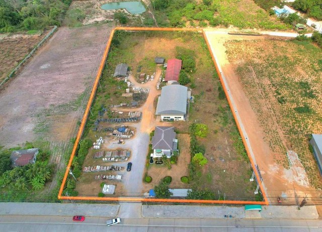 ขายที่ดินแปลงสวย พร้อมสิ่งปลูกสร้าง บางเสร่ สัตหีบ ชลบุรี FP-L01329 