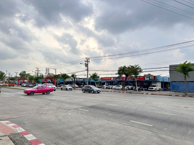 MRT นพรัตนราชธานี 800ม .ม.นิด้า ให้เช่าที่ดินสวย 8 ไร่ เข้า-ออกสะดวก รามอินทรา-เสรีไทย นิคมบางชัน 1.3กม. ติดถนนใหญ่ หน้ากว้าง 163 ม.