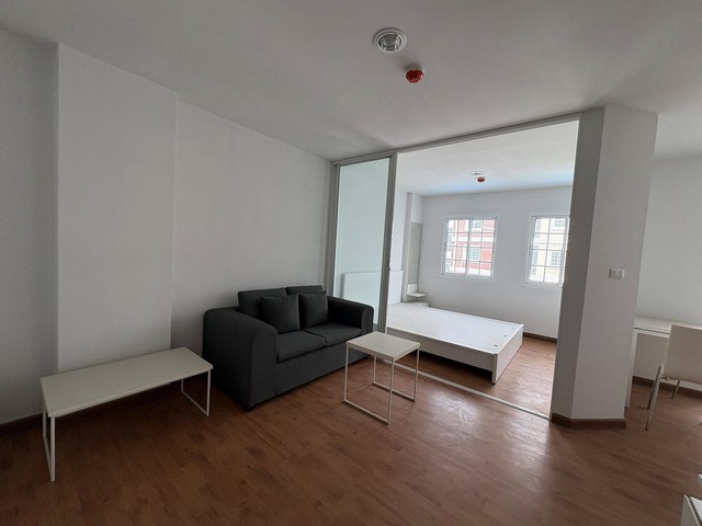 * ขายคอนโด ทิวลิปไลท์ (Tulip Lite) ตึก L2 * ชั้น 6* ขนาด 28 ตร.ม.* 1 ห้องนอน  * 1 ห้องน้ำห้องสวย ขนาดกำลังดี อยู่เองก็คุ้ม ปล่อยเช่าก็ง่ายการเดินทางสะดวก ติดถนนเพชรเกษม ใกล้ MRT พุทธมณฑลสาย 4 (โครงการ)สถานที่รอบด้านครบ- เซ็นทรัลศาลายา- บิ๊กซีอ้อมใหญ่- โลตัสศาลายา- ม.มหิดล- รพ.วิชัยเวช*ส่วนกลางครบ ฟิตเนส สระว่ายน้ำ รปภ. 24 ชม.*** ขาย 1,100,000 บาท ***: โทร 065-6697661 เกรซ: https://line.me/ti/p/cd6YfRq4PS