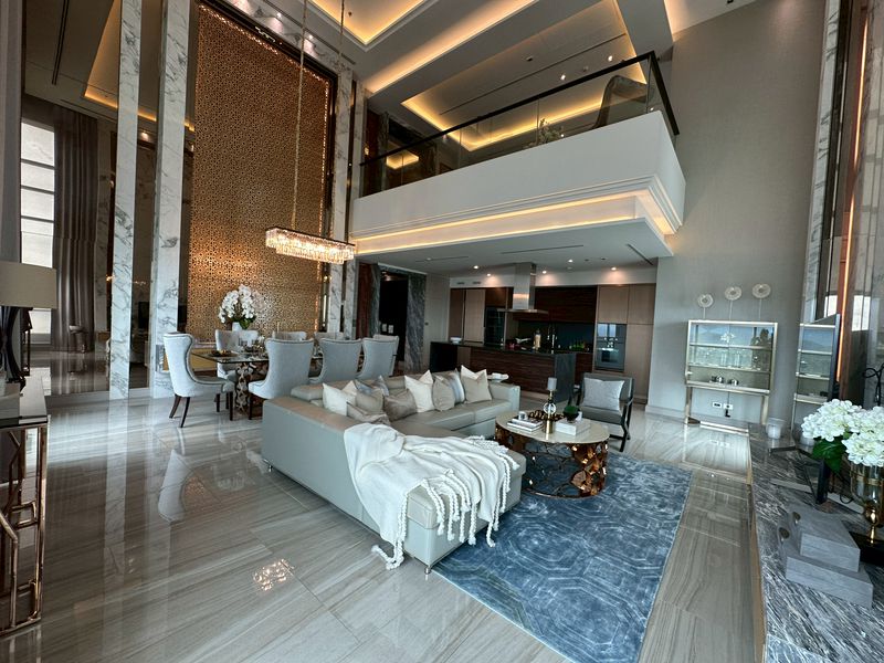 ขายห้องชุด เพ็นท์เฮาส์หรู 3 นอน โครงการ เดอะซี คอนโด ศรีราชา TP-C1733