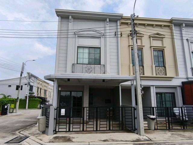 ให้เช่าทาวน์โฮม 2 ชั้น 110 ตร.ม. โครงการสิริเพลส เมกะบางนา หลังมุม ใกล้เมกะบางนา