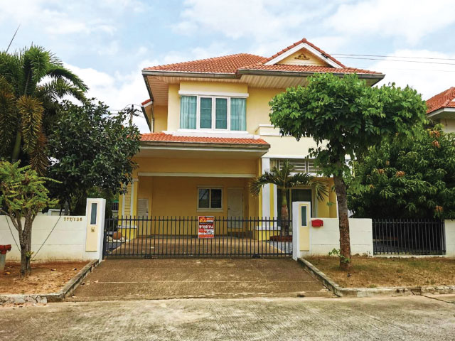 บ้านในฝันของคุณ...อาจอยู่ตรงนี้แล้ว!บ้านหัวมุม เป็นส่วนตัวสุด ๆ ไม่มีปัญหาเพื่อนบ้านมากวนใจ! ร่มรื่น เงียบสงบ เหมาะกับการพักผ่อน เหมือนรีสอร์ตส่วนตัวในเมืองใหญ่ ด้วยสไตล์การตกแต่งที่ลงตัว โปร่ง โล่ง สวย ทันสมัย และน่าอยู่ พร้อมพื้นที่ใช้สอยที่เน้นความสบาย ปลอดภัย ฟังค์ชั่นครบ บนพื้นที่ 122 ตารางวา ตำบลหนองบัวศาลา อำเภอเมืองนครราชสีมา จังหวัดนครราชสีมา