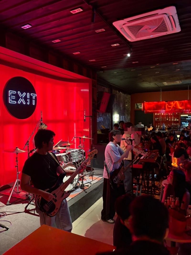 เซ้งบาร์ร้านอาหาร ดนตรีสด ติดถนนศรีนครินทร์ ตรงข้ามซีคอน สแควร์ Paradise Park ใกล้สถานีรถไฟฟ้า