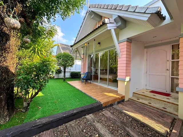 สนามบินภูเก็ต 1.7 กม. พร้อมเฟอร์  2นอน 1น้ำ ตลาดนัดในยาง 1.8 กม.  ให้เช่าบ้านชั้นเดียวหรูหรา 52ตร.วา. 202ตร.ม.