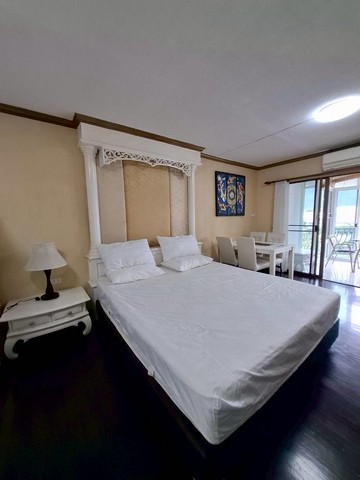 ให้เช่าคอนโด ฮิลล์ไซด์ 4 ใกล้เมญ่า – วิวดอยสุเทพ คอนโดฮิลล์ไซด์ 4 ถนนห้วยแก้ว ชั้น 11 ห้องวิวสวยเห็นดอยสุเทพชัดเจนทำเลทอง ใจกลางเชียงใหม่ เพียง 300 เมตรจากห้าง MAYA และ One Nimmanรายละเอียดห้องพื้นที่ใช้สอย : กว้างขวาง อยู่สบายชั้น 11 วิวภูเขา (ดอยสุเทพ)เฟอร์นิเจอร์ครบ พร้อมเข้าอยู่ทำสัญญาเช่ารายเดือน 11,000 บาท/เดือน (รวมค่าส่วนกลางแล้ว)จุดเด่น ทำเลดีที่สุดในเชียงใหม่ ใกล้