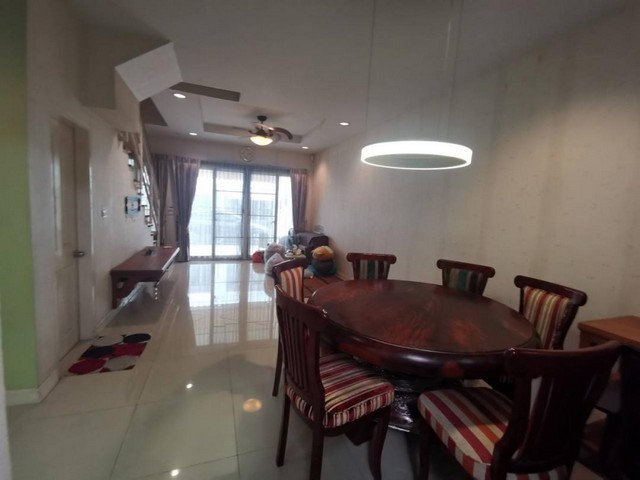 P1247 ขายพร้อมผู้เช่า ทาวน์โฮม 3 ชั้น บ้านกลางกรุงพระราม3 Baan Klang Krung Rama 3 ถนนยานนาวา ช่องนนทรี