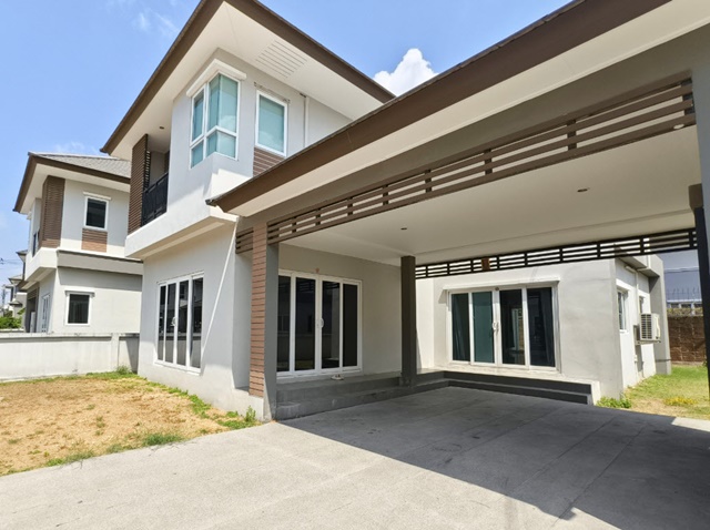 วงแหวนพระราม9 พัฒนาการ 6นอน ให้เช่าคฤหาสน์ 2 ชั้น 91 ตร.วา. 300 ตร.ม.  