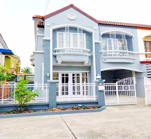 ม.กรุงเทพธนบุรี 1.7กม. 3นอน ไม่เคยอยู่  ให้เช่าทาวน์โฮม 2 ชั้นหลังหัวมุม 28ตร.วา.ตรงข้าม เดอะ โฟร์ท สาย4 แม็กซ์แวลู พุทธมณฑลสาย 4 1.6 กม.