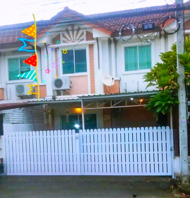 ถ.สายไหม 60-66 ตลาด วงศกร สายไหม 1.8 กม.ให้เช่า ทาวน์เฮ้าส์ 2 ชั้น 20 ตร.วา. 172 ตร.ม. 3 นอน.พหลโยธิน-สายไหม BTS คูคต 2.6 กม