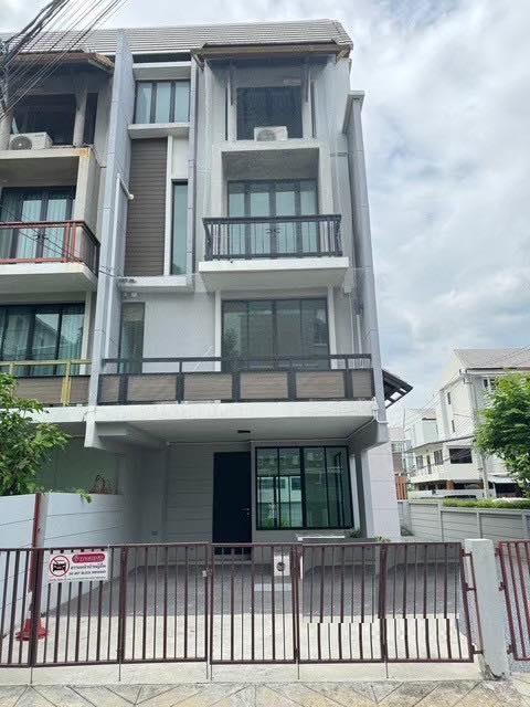 ให้เช่าทาวน์โฮม 4 ชั้น 225 ตร.ม. อารียา แมนดารีนา สุขุมวิท 77 หลังมุม ใกล้ MRT ศรีนุช