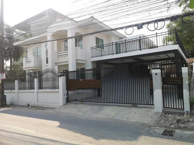 ขายบ้านเดี่ยว 2 ชั้น 67 ตร.ว. รามอินทรา 39 วัชรพล สุขาภิบาล 5 ใกล้ MRT รามอินทรา กม.4