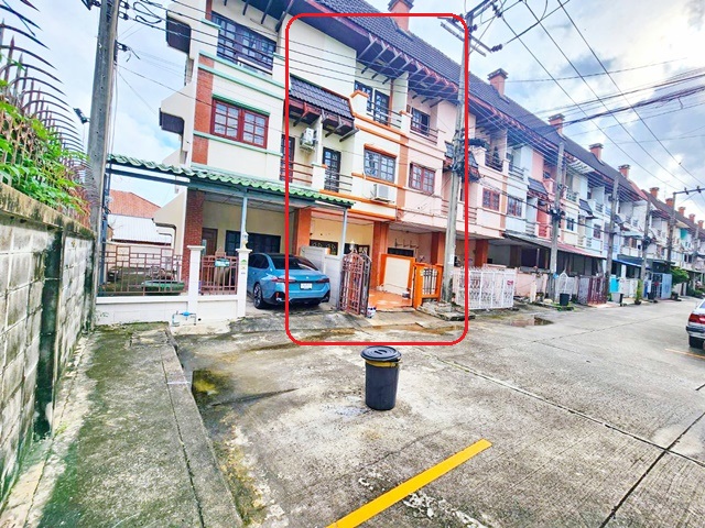 ทำเลติดถนนใหญ่ ซอยนวมินทร์ 133-141 3น้ำ ตรงข้ามโลตัส ไทวัสดุ 4นอน ทาวน์เฮ้าส์ 3 ชั้น มี 7-Eleven สนามหญ้า 2แอร์  บึงกุ่ม 24ตร.วา  274 ตร.ม. 