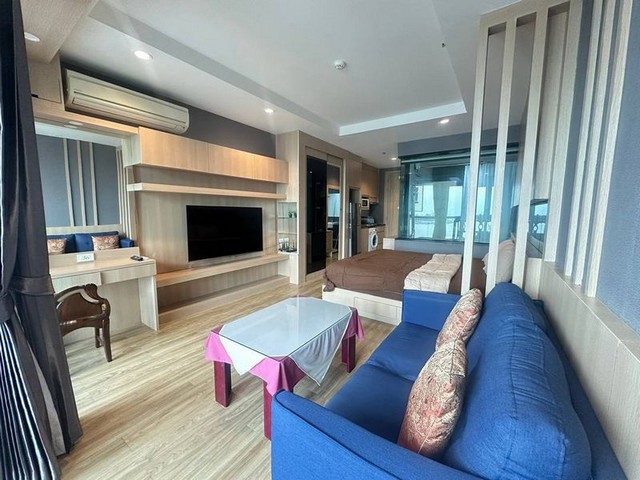 TEL:088-559 5199 คุณเอLine:https://line.me/ti/p/C0eGe0whLXให้เช่า Ladda Plus คอนโด ศรีราชาทำเลดีมาก ใจกลางเมืองศรีราชา เดินทางสะดวก เช่า 12,000 /เดือน สัญญารายปี มัดจำ 2 เดือน - ล่วงหน้า1เดือนวิวทะเล ชั้น 6ห้องขนาด 34 ตรม.1 ห้องนอน 1 ห้องน้ำ1ห้องนั่งเล่น1 ห้องครัว เฟอร์นิเจอร์และเครื่องใช้ไฟฟ้าครบ สถานที่ใกล้เคียง- ใกล้ห้าง Atara mall-Maxvalue -Robinson Sriracha - รพ.พญาไท- รพ.สมิติเวช -Central Sriracha- สวนสาธารณะเกาะลอย- ตลาด และศูนย์ราชการสิ่ง