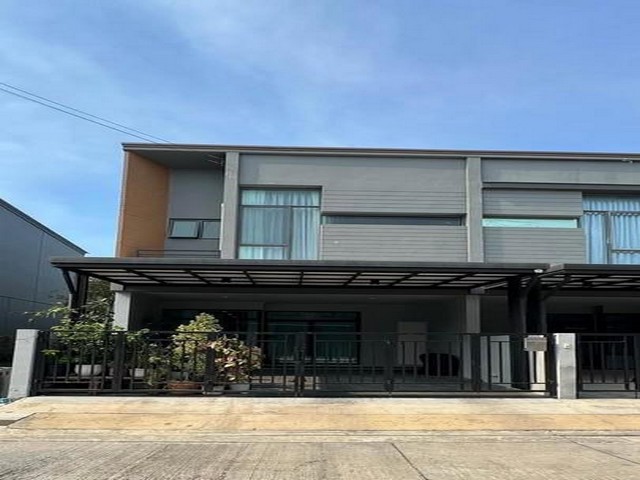 ให้เช่าทาวน์เฮ้าส์ โครงการ เวิร์ฟ พระราม 9 ตกแต่งสวยสไตล์ Modern Loft พร้อมอยู่ บนที่สุดของทำเลถนนกรุงเทพกรีฑาตัดใหม่