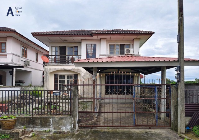 บ้านเดี่ยว2ชั้นหมู่บ้านเลคการ์เด้นโฮม ลาดกระบัง กทม.เนื้อที่81ตรว.ราคา2.4ล.