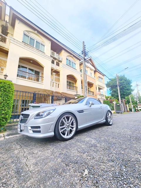 ทำเลสามัคคี-ประชาชื่น  27ตรว. 307ตรม.  ใกล้ ม.ธุรกิจบัณฑิตย์ 799ม. คฤหาสน์แนวตั้ง ให้เช่าทาวน์โฮมหรู 3 ชั้น 4นอน3น้ำ พร้อมเฟอร์ครบชุด 