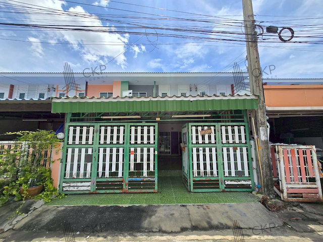 ทาวน์เฮาส์ มบ.มัณฑิรา ตำหรุ-บางพลี บ้านเปล่า พร้อมพื้นที่ใช้สอยเยอะมาก จอดรถได้ 3 คัน ราคาต่อรองได้