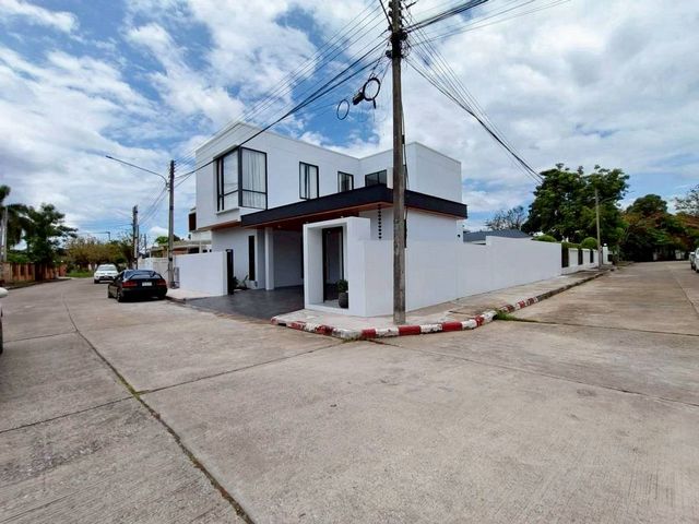 เวิลด์คลับแลนด์ #หางดง ขาย 11.5 ล้าน #บ้านพูลวิลล่าสร้างใหม่ #แปลงมุม #สไตล์โมเดิร์น โถงสูง โล่งโปร่ง อยู่สบาย พร้อมเข้าอยู่ได้เลย